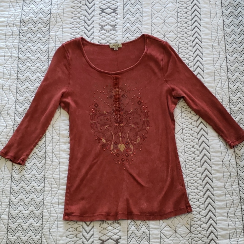 Mid sleeve shirt